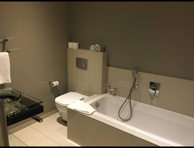 2 BEDROOM APARTMENT FOR SALE IN TABLE VIEW